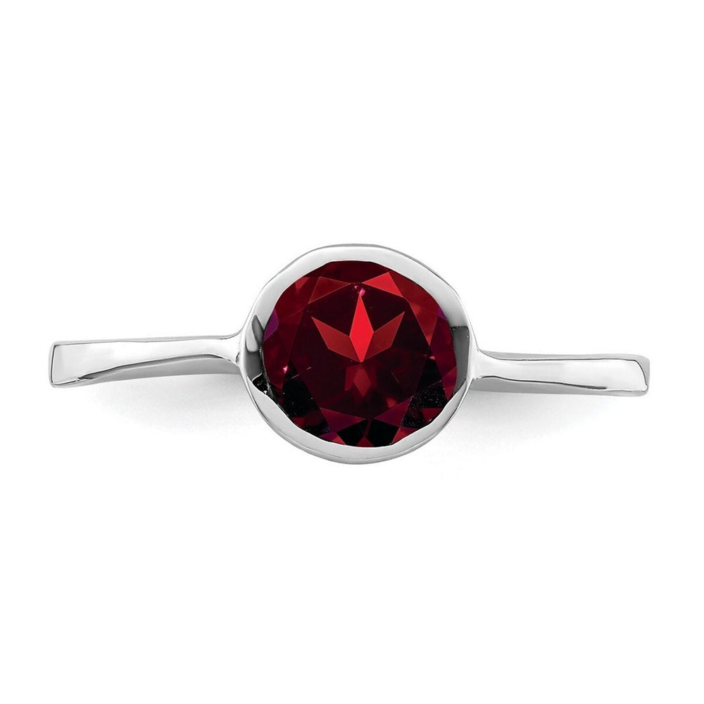 Curata 925 Sterling Silver 6mm Garnet Bezezel-set Ring