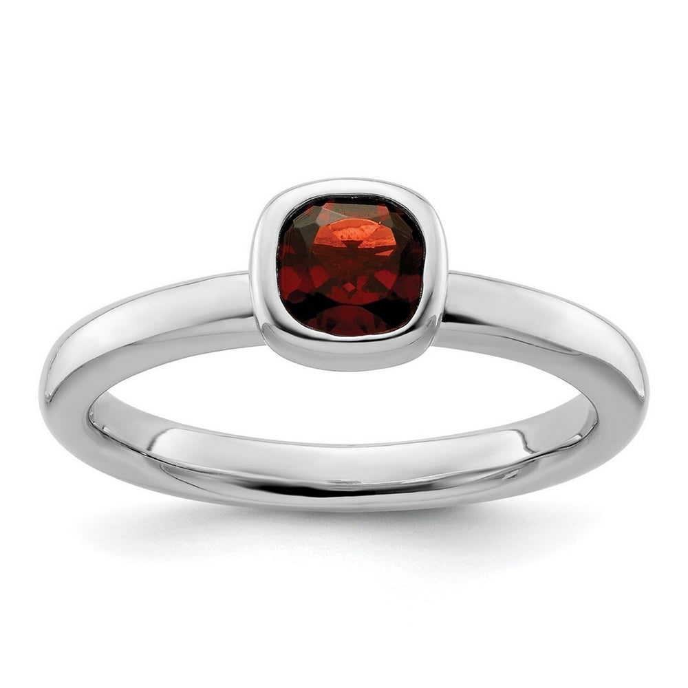 Curata 925 Sterling Silver Bezel 5mm Cushion Cut Garnet Ring