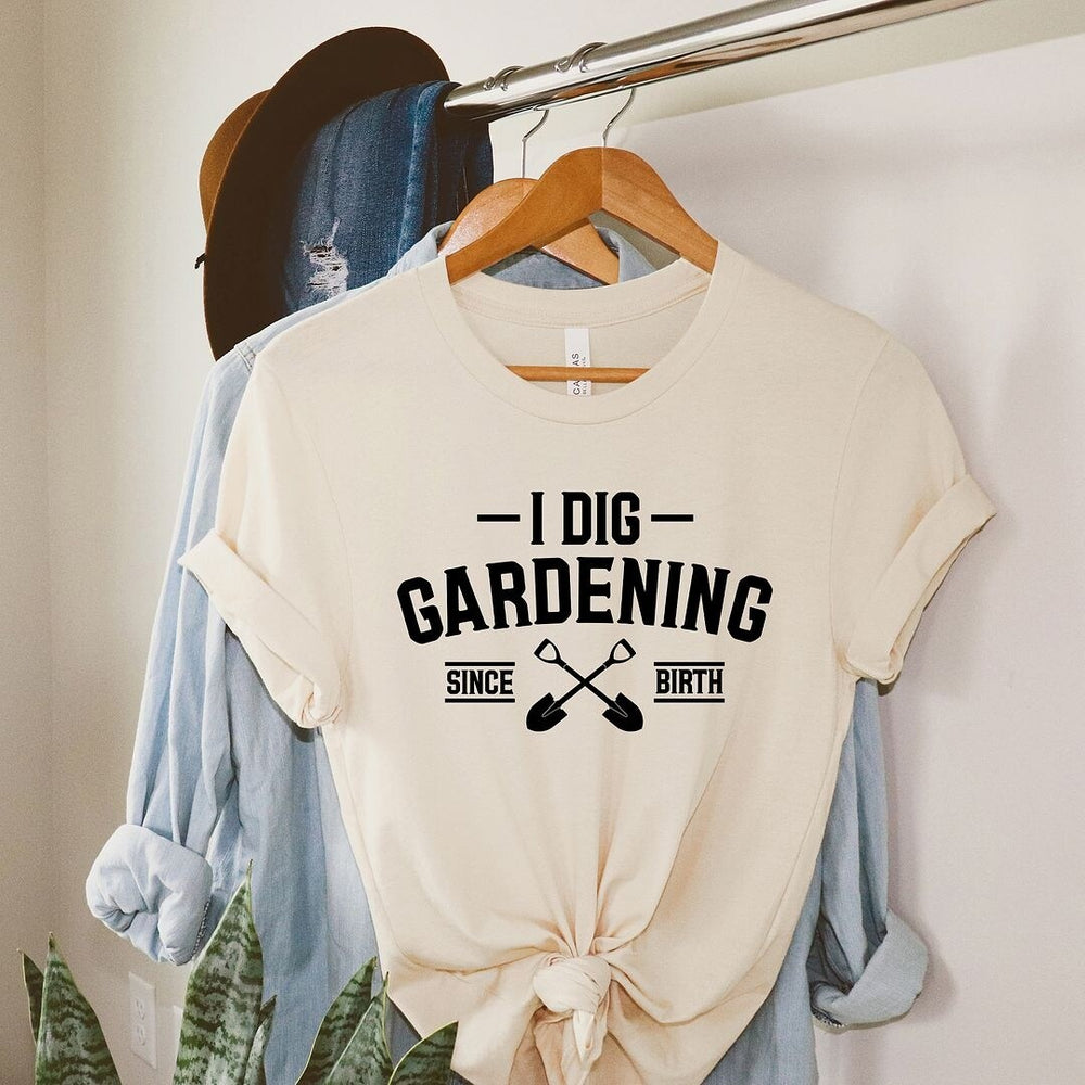 I Dig Gardening Short Sleeve Tee