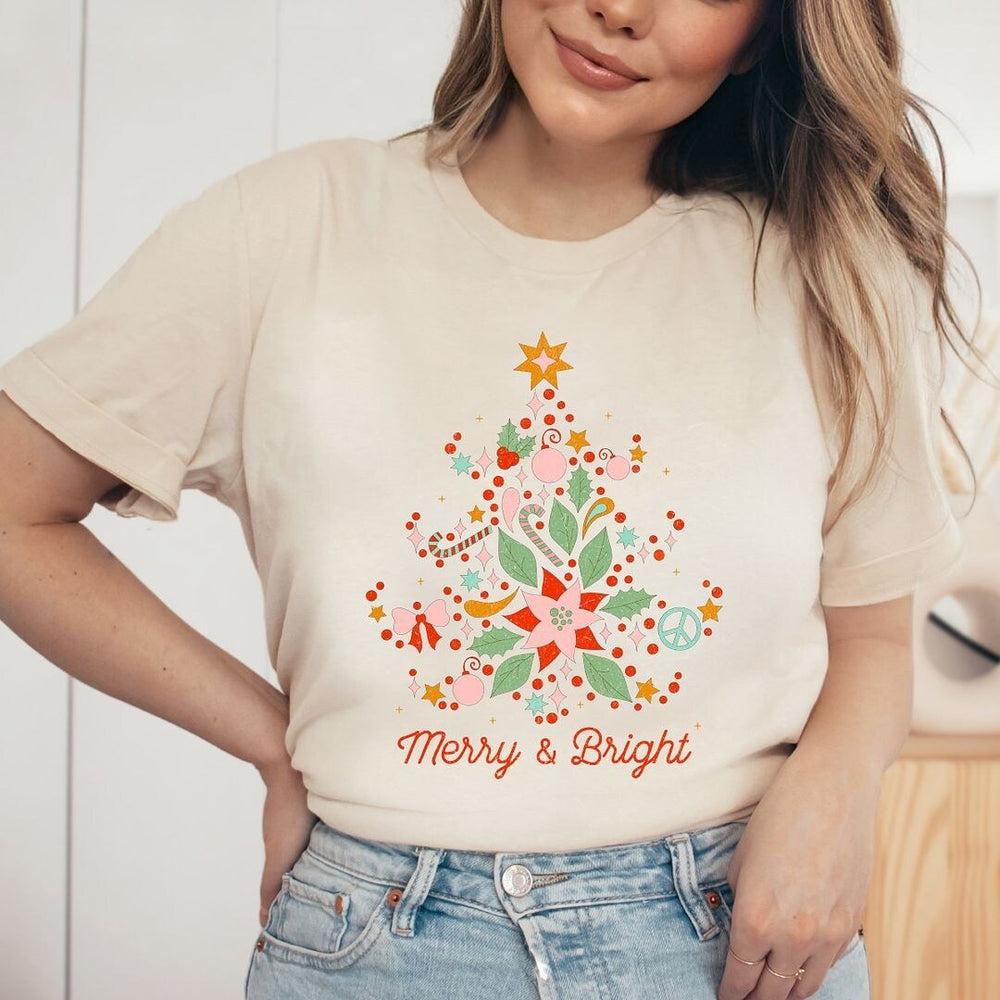 Merry And Bright Tree Grunge Short Sleeve Crewnneck Tee