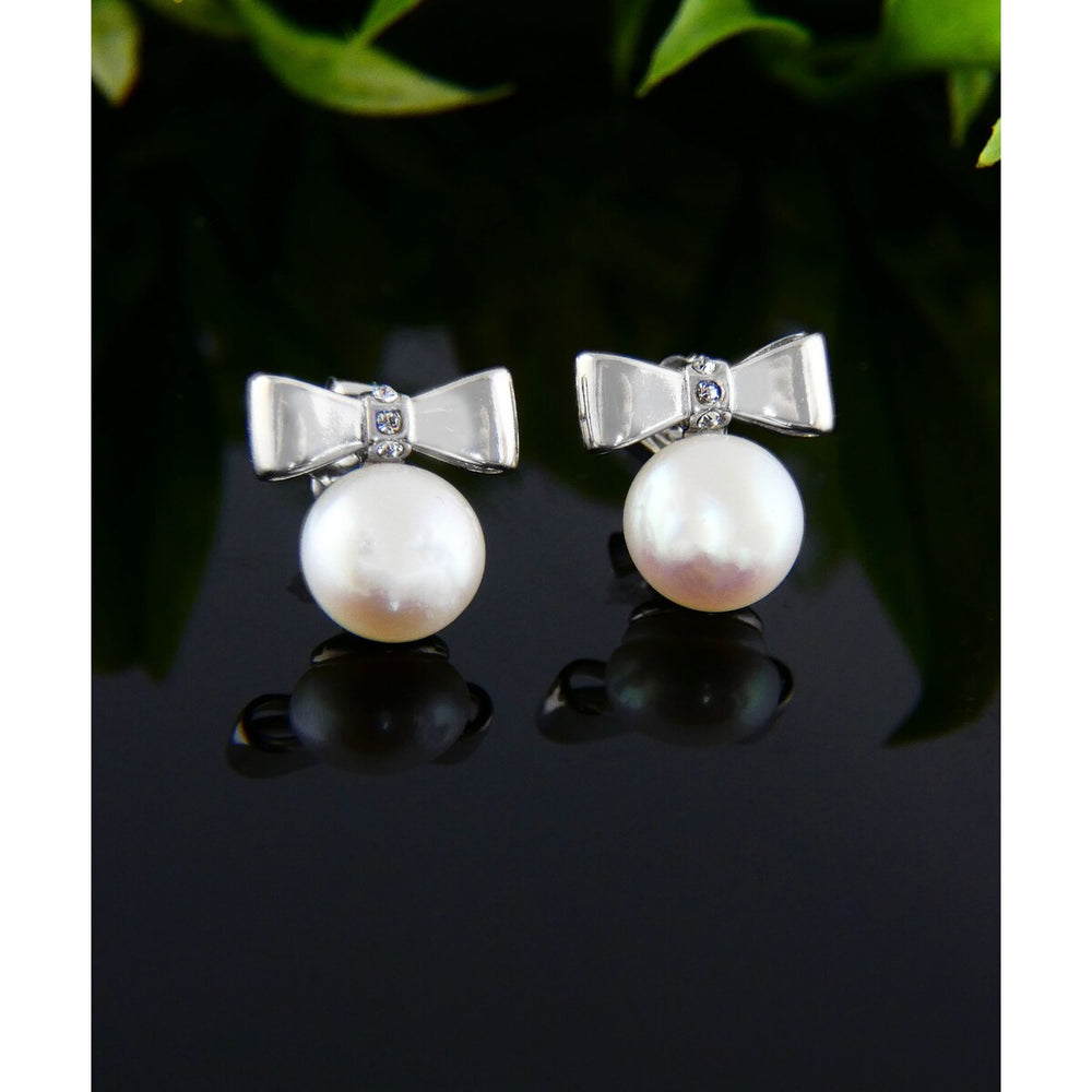 Vera & Co. Sterling Silver Bowtie and Freshwater Pearl Bead Stud Earring - White