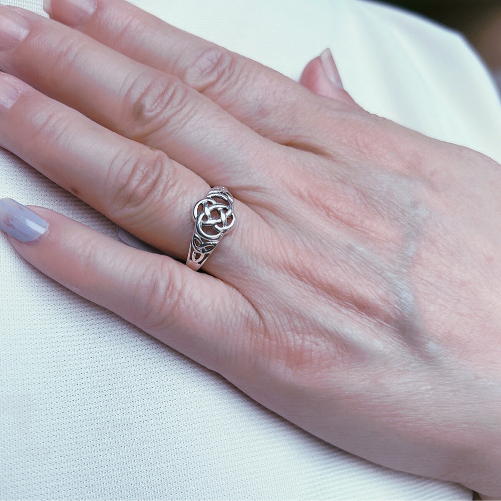 Vera & Co. Sterling Silver Celtic Knot Ring