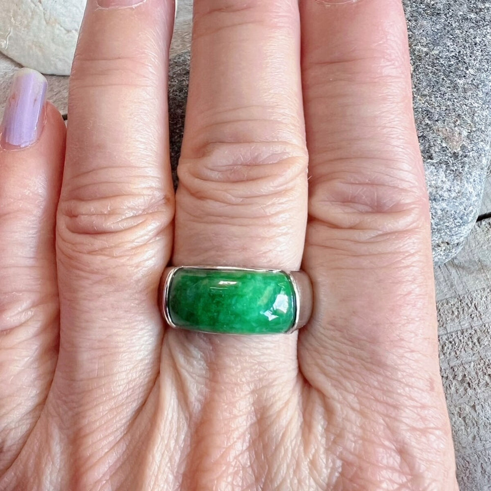 Vera & Co. Sterling Silver Green Jade Bridge Ring