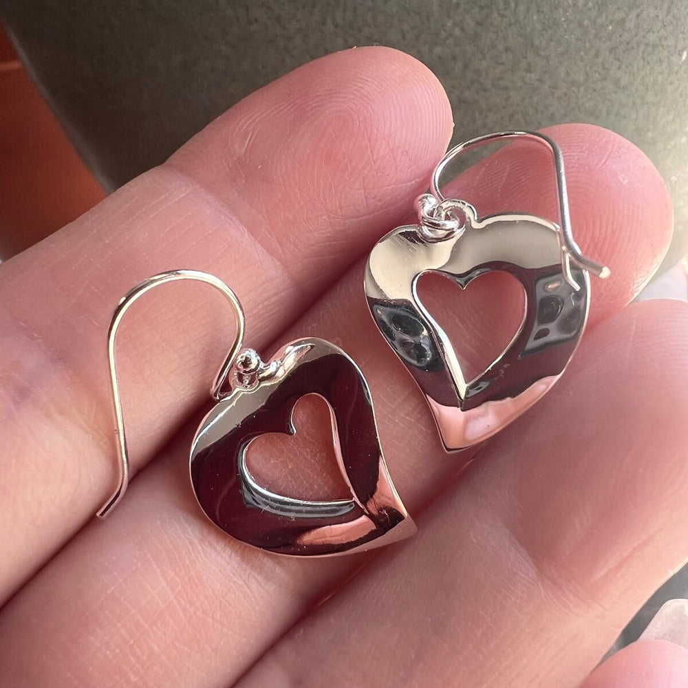 Vera & Co. Sterling Silver Love Earring